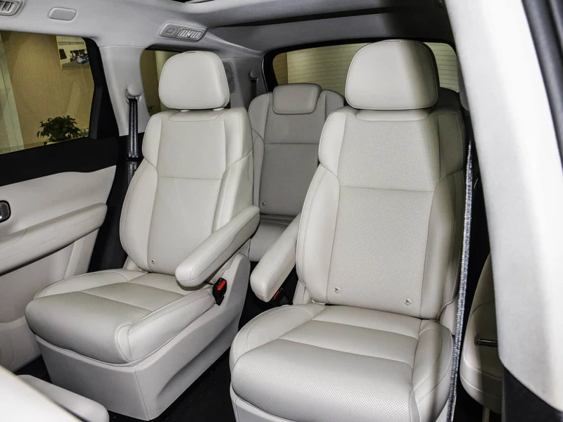 Leapmotor C10 Leapmotor C16 2026  хибрид (range extender), снимка 7 - Автомобили и джипове - 53414690