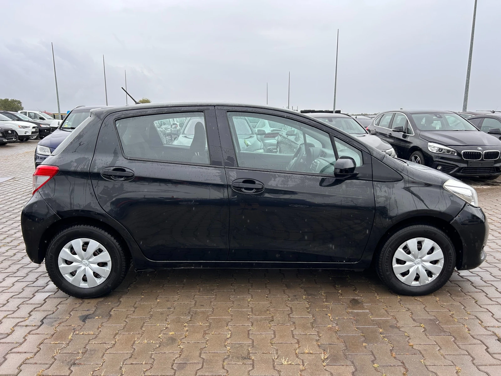 Toyota Yaris 1.0VVT-i EURO 5 ЛИЗИНГ - изображение 5