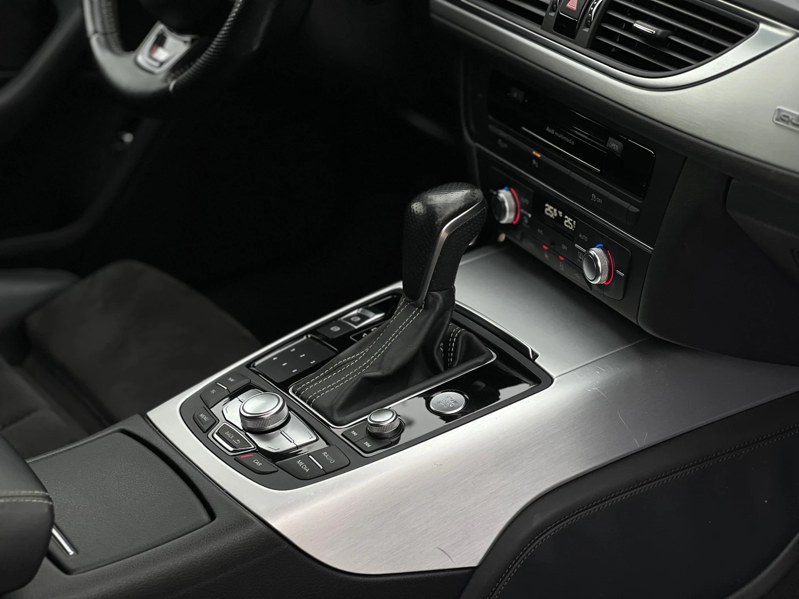 Audi A6 3.0TDI-QUATTRO / 3X S-LINE / DISTRONIC+ /КАМЕРА, снимка 11 - Автомобили и джипове - 53233890