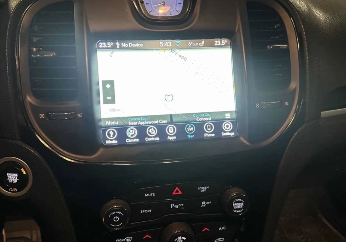 Chrysler 300c * * Подгреви * * Панорама * * 4X4 * * Carfax * *  - изображение 7