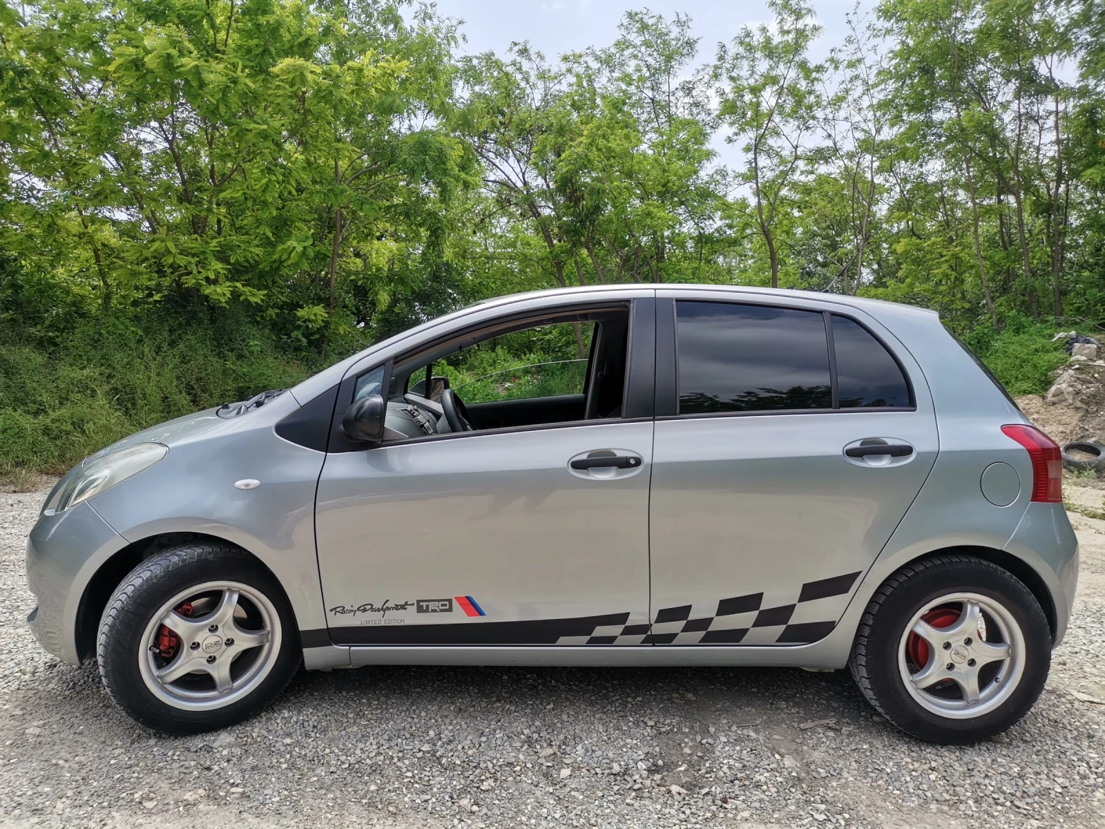 Toyota Yaris 1.3, снимка 2 - Автомобили и джипове - 53914267