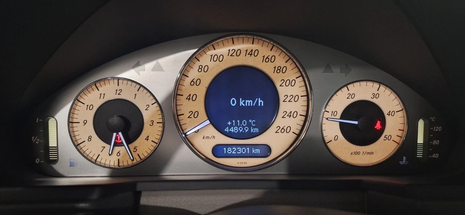 Mercedes-Benz E 270 W211, снимка 8 - Автомобили и джипове - 54611443