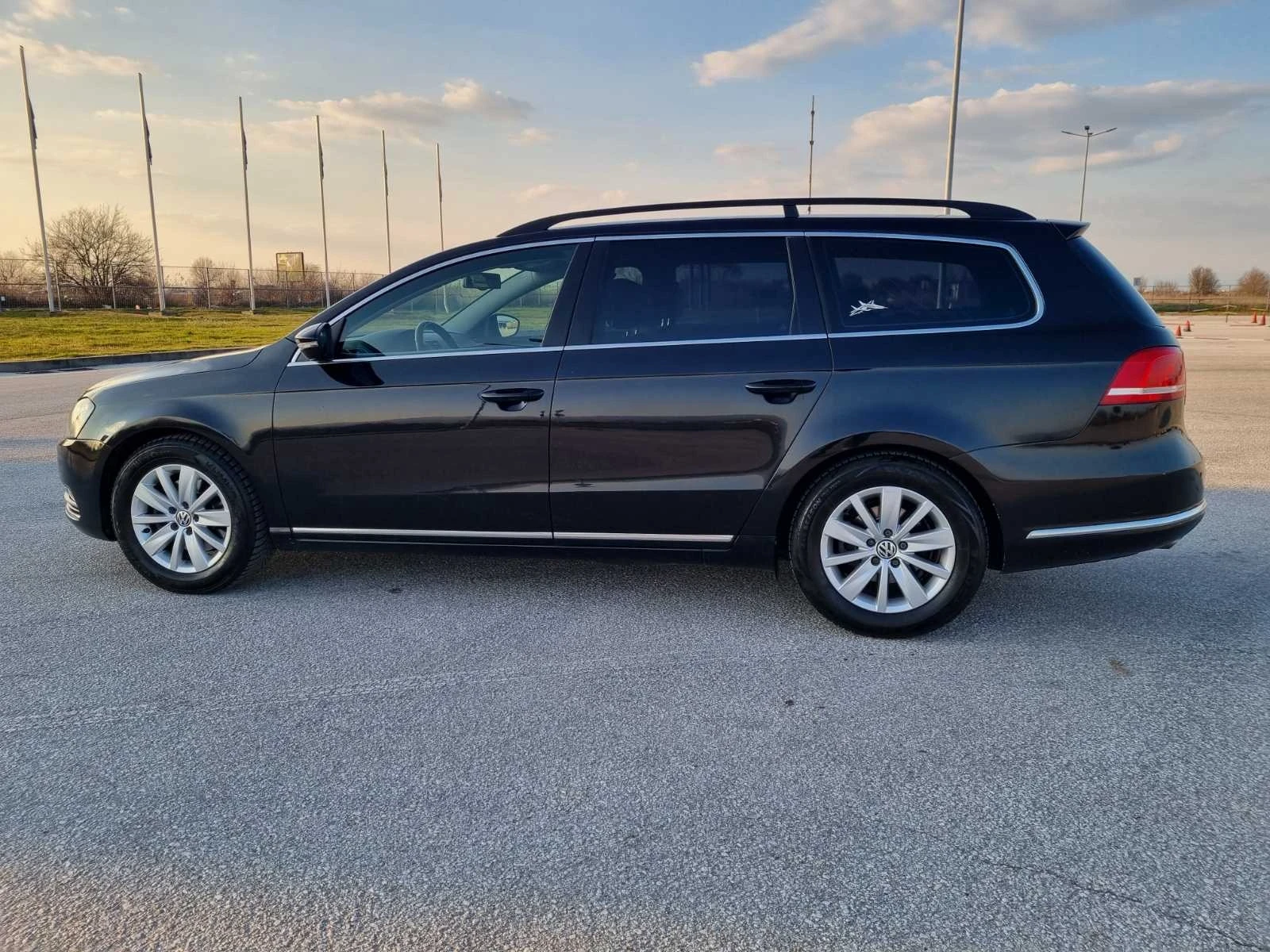 VW Passat 2.0 TDI, снимка 16 - Автомобили и джипове - 54752754