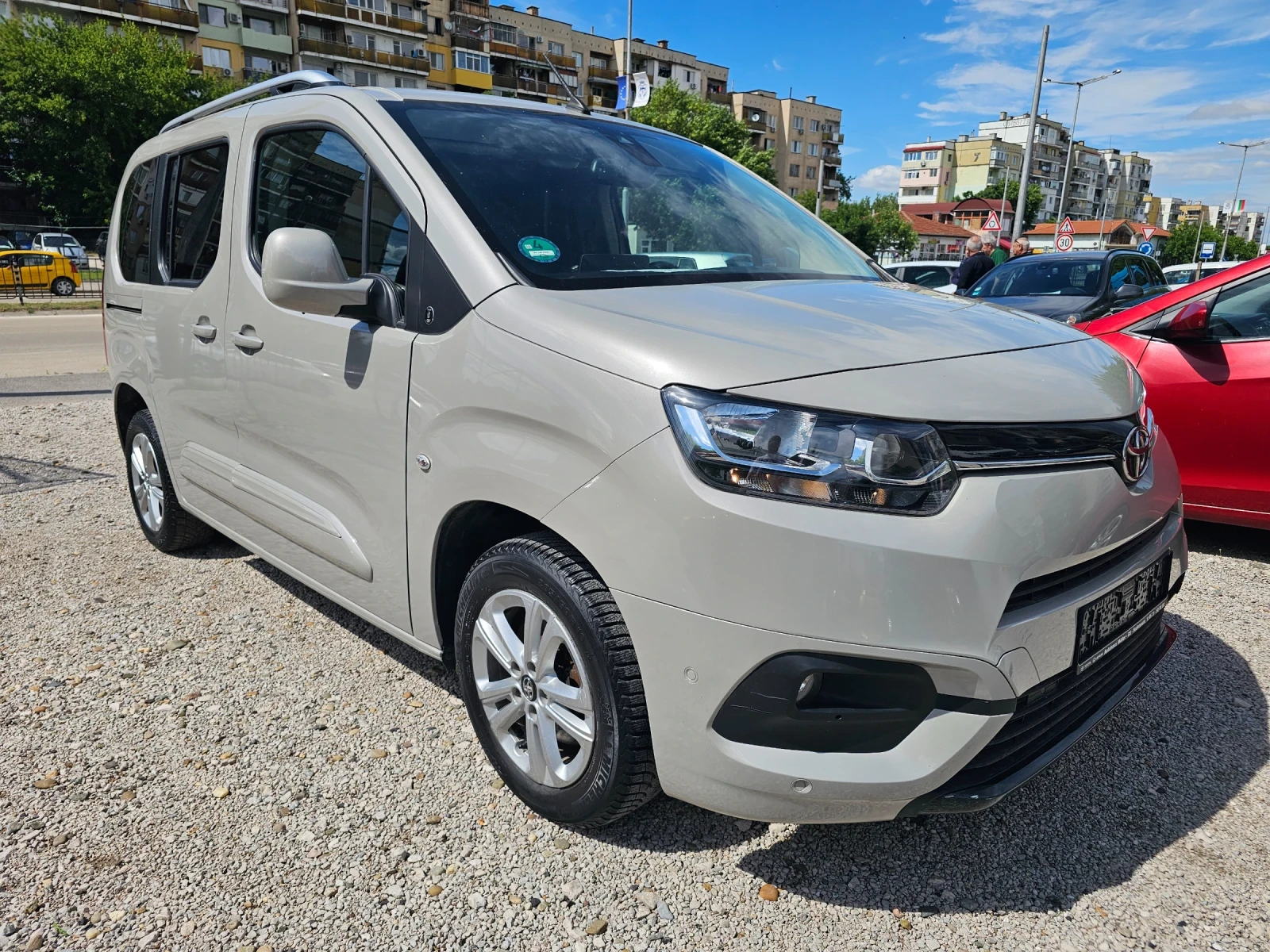 Toyota Proace City 1.2i TURBO/LUXORI, снимка 2 - Автомобили и джипове - 54894377