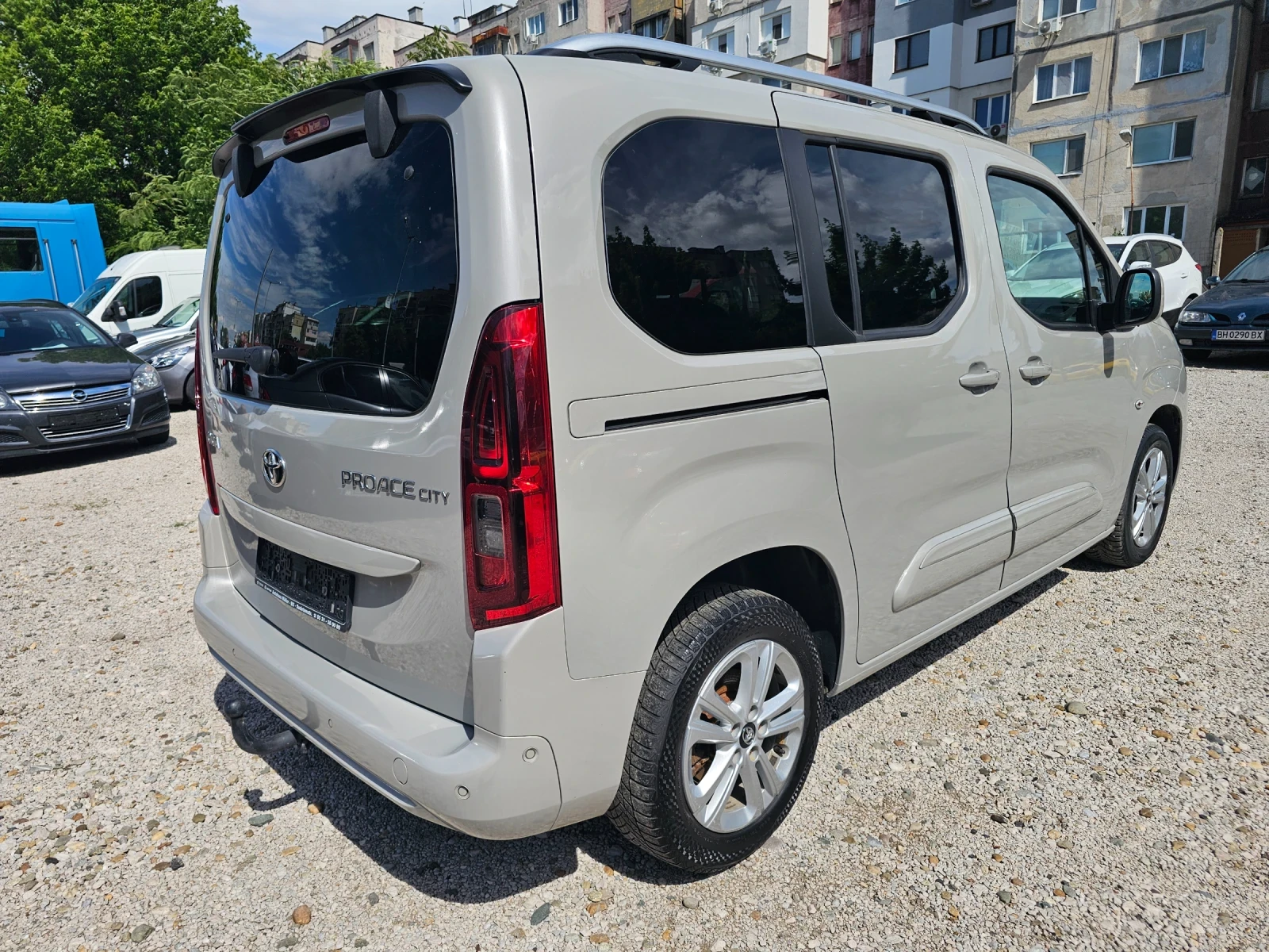 Toyota Proace City 1.2i TURBO/LUXORI, снимка 4 - Автомобили и джипове - 54894377