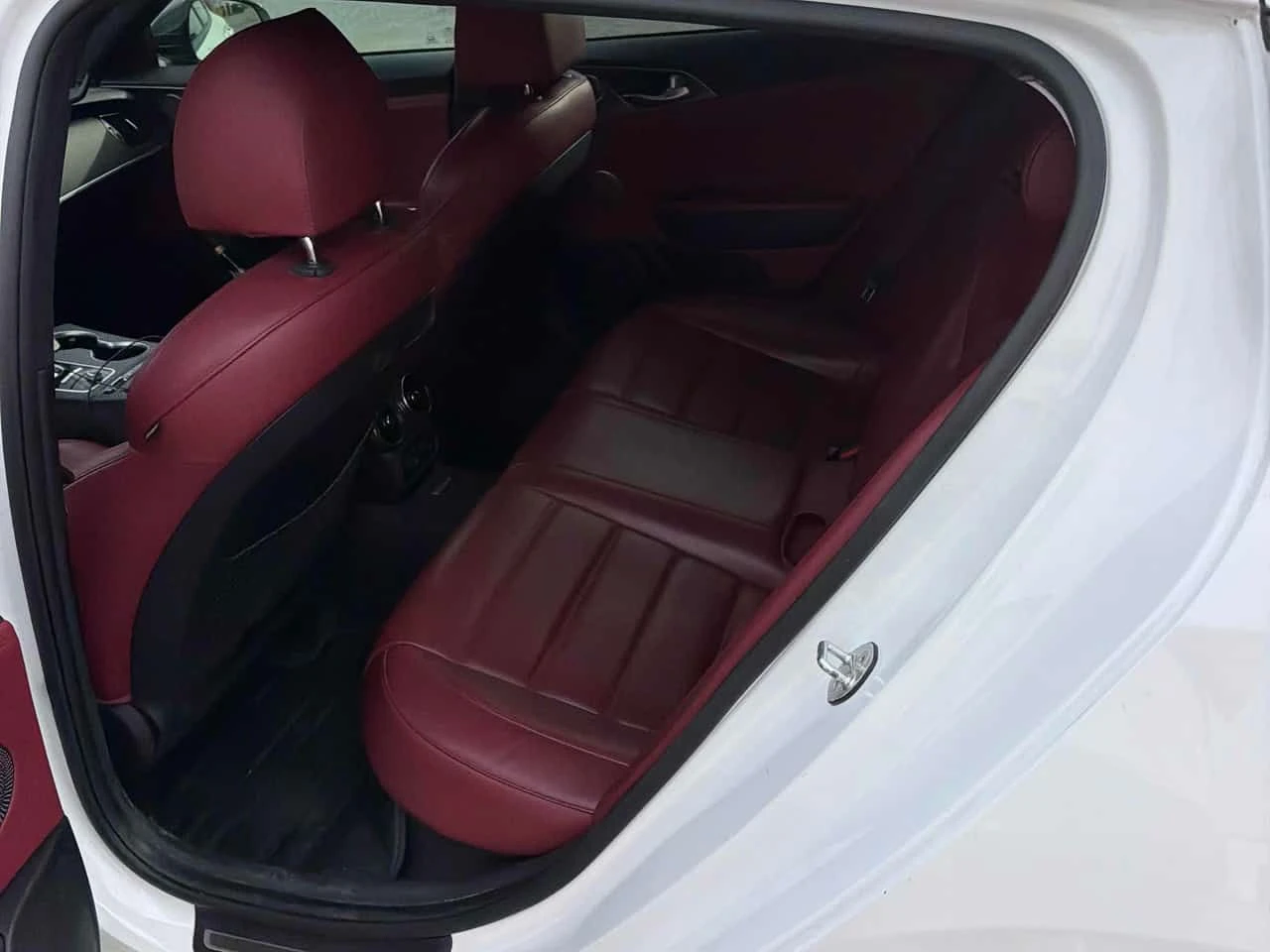 Kia Stinger GT Limited/CARFAX/КОЖА/ПОДГРЕВ/, снимка 10 - Автомобили и джипове - 55077743