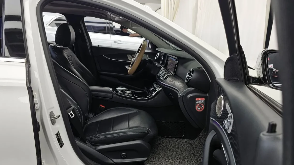 Mercedes-Benz E 220 D * AMG LINE * BURMESTER * ШИБЕДАХ * HEAD UP * , снимка 8 - Автомобили и джипове - 55408445