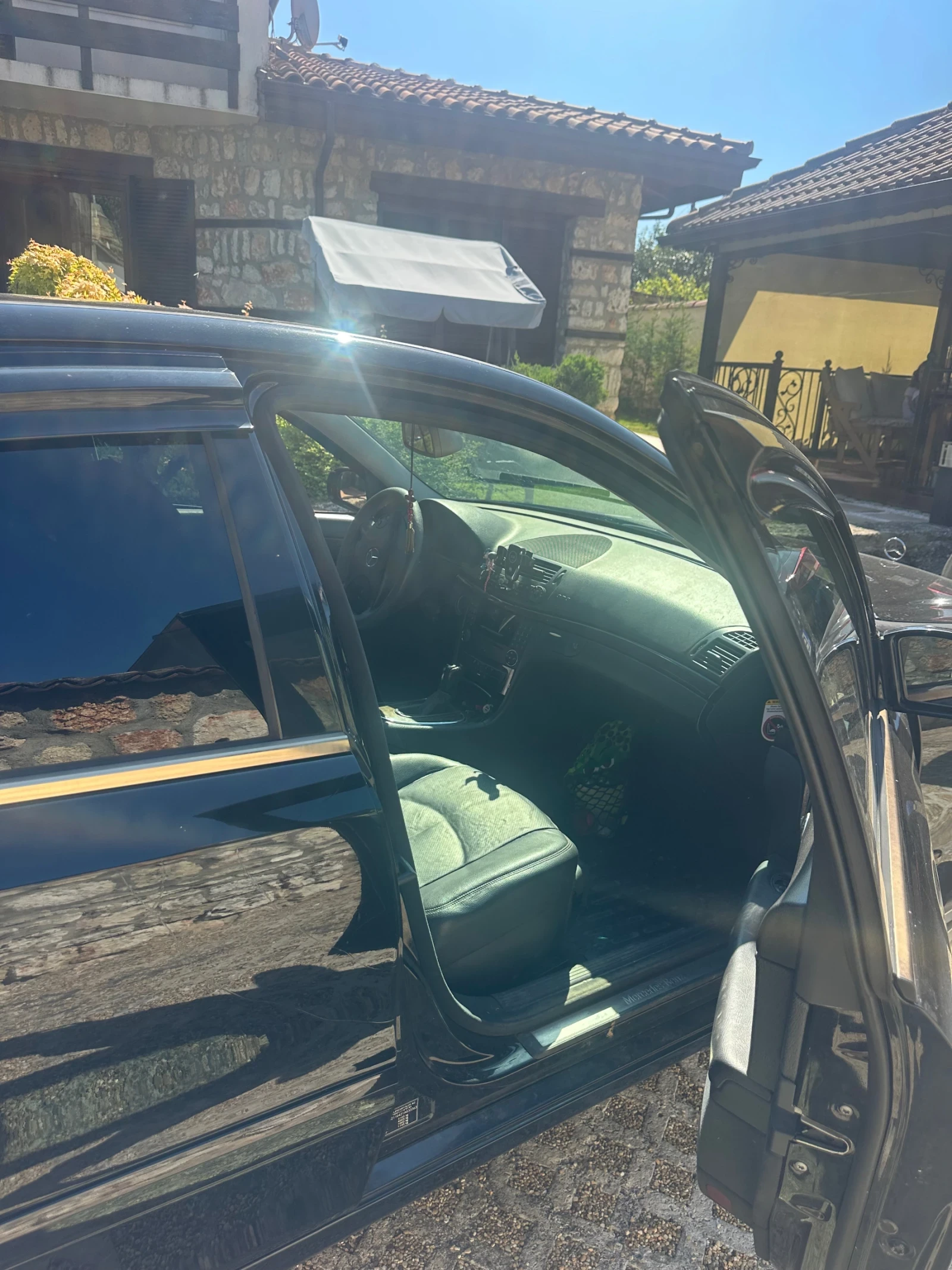Mercedes-Benz E 200, снимка 5 - Автомобили и джипове - 55622418