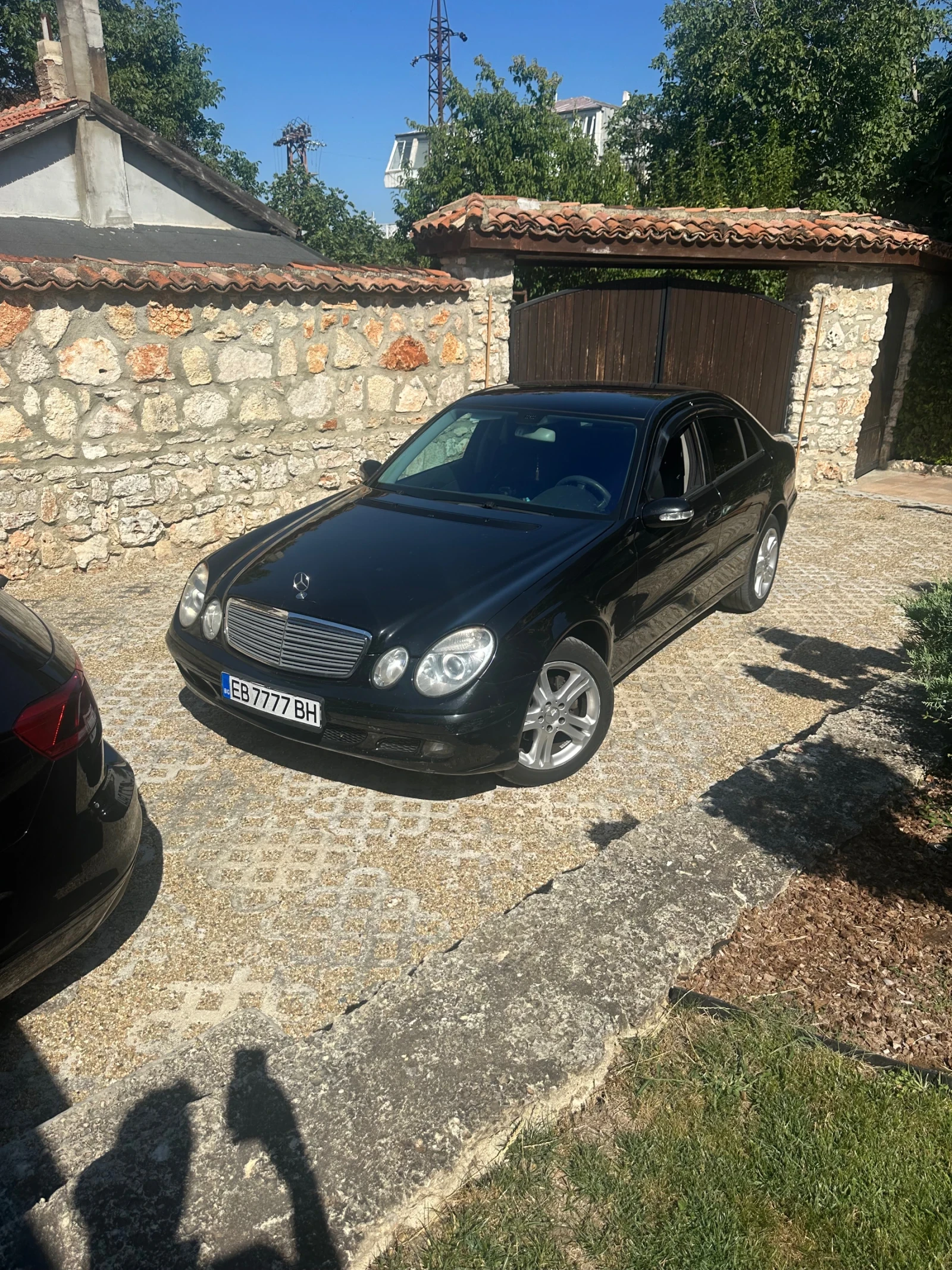 Mercedes-Benz E 200, снимка 2 - Автомобили и джипове - 55622418