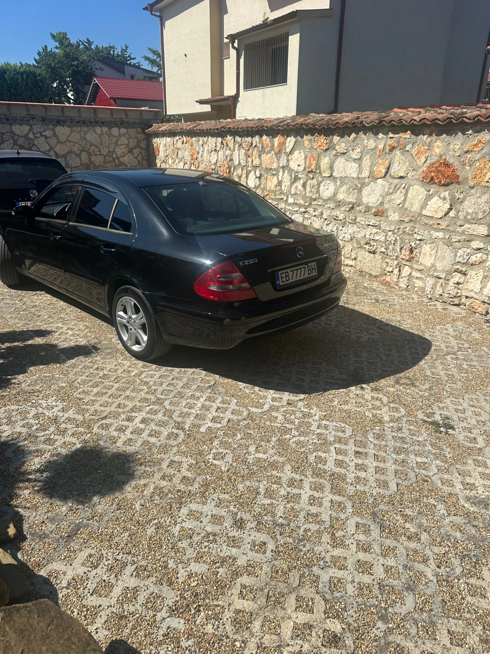 Mercedes-Benz E 200, снимка 3 - Автомобили и джипове - 55622418