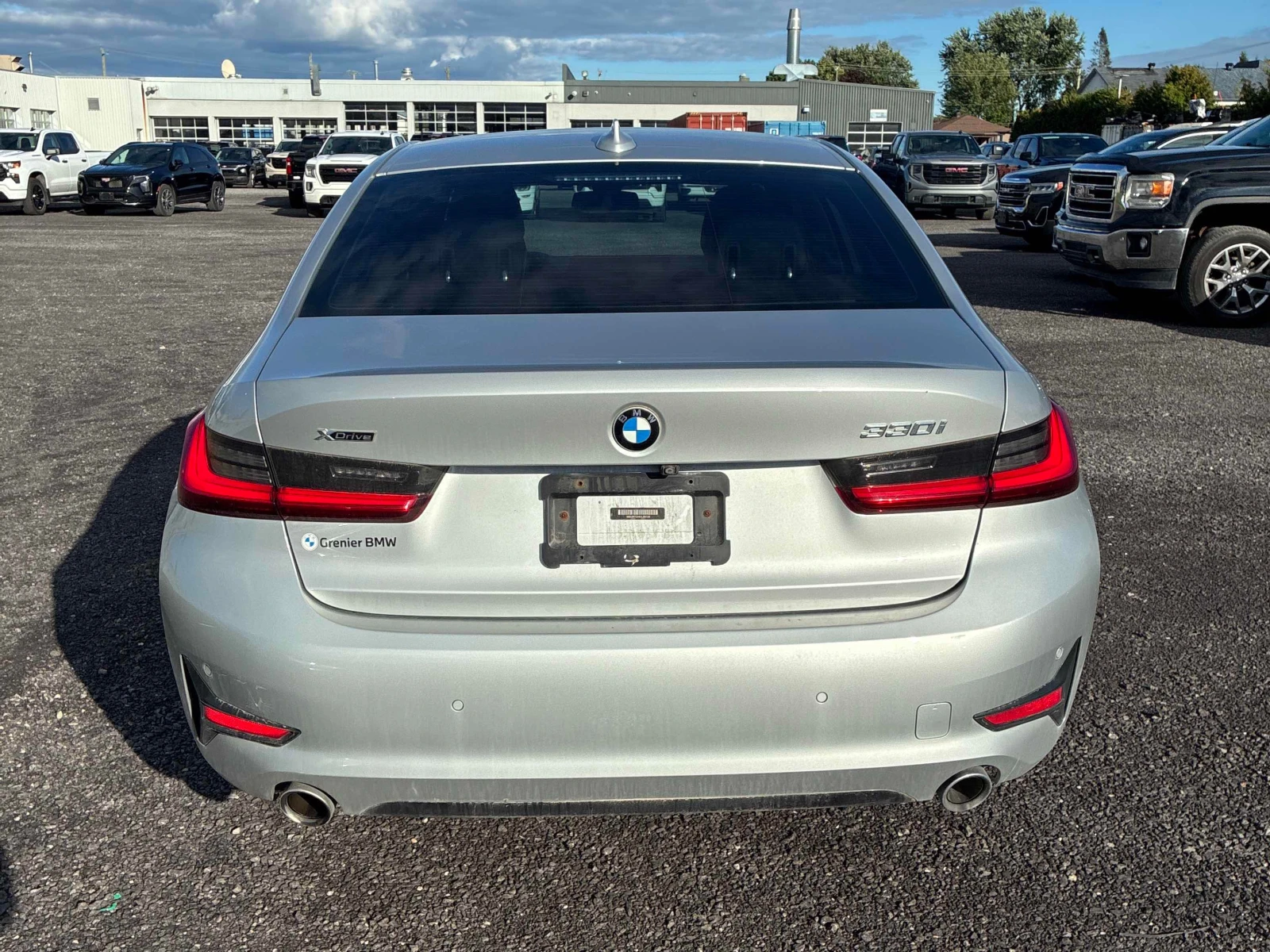 BMW 330 i xDrive | CARFAX | АВТОКРЕДИТ БЕЗ ПЪРВОНАЧАЛНА , снимка 5 - Автомобили и джипове - 55872397
