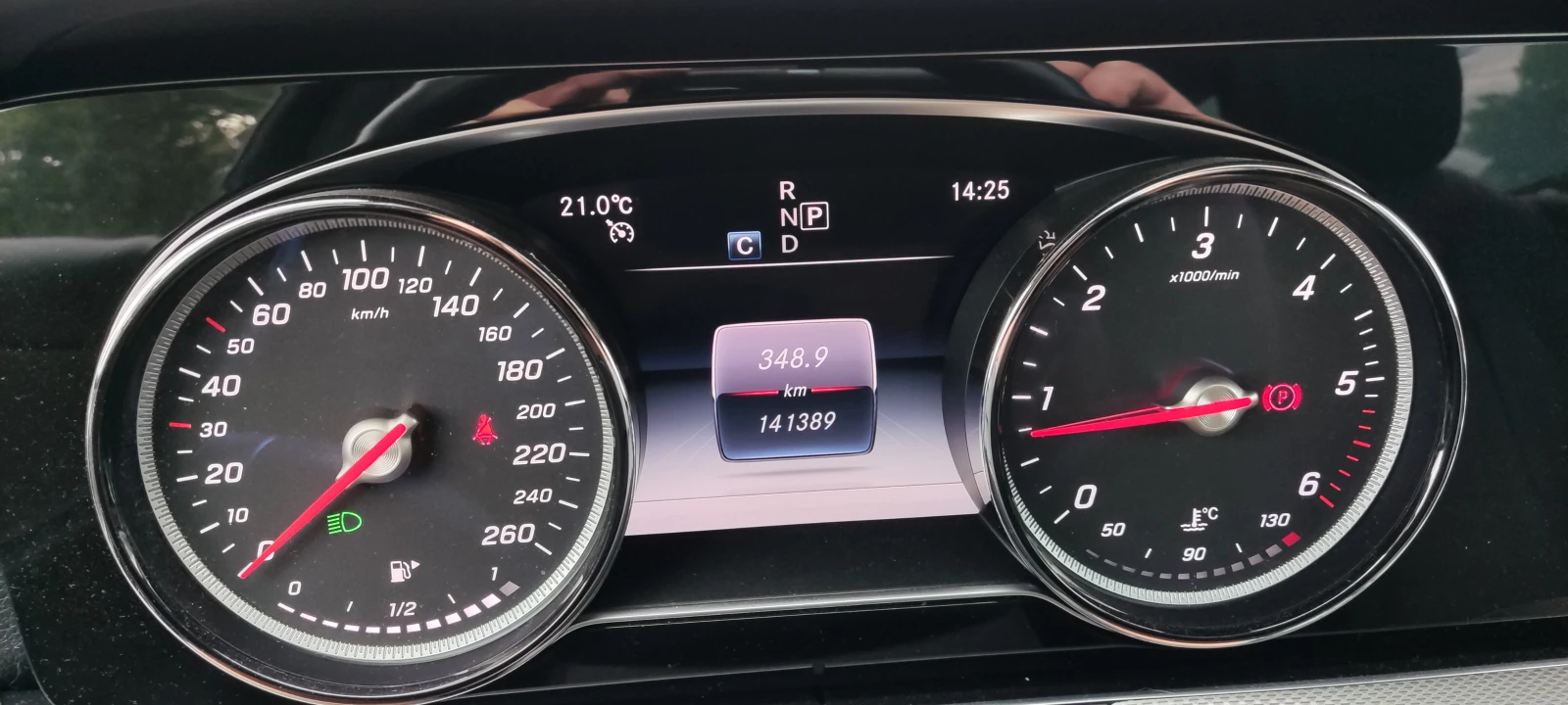 Mercedes-Benz E 220, снимка 6 - Автомобили и джипове - 56181953