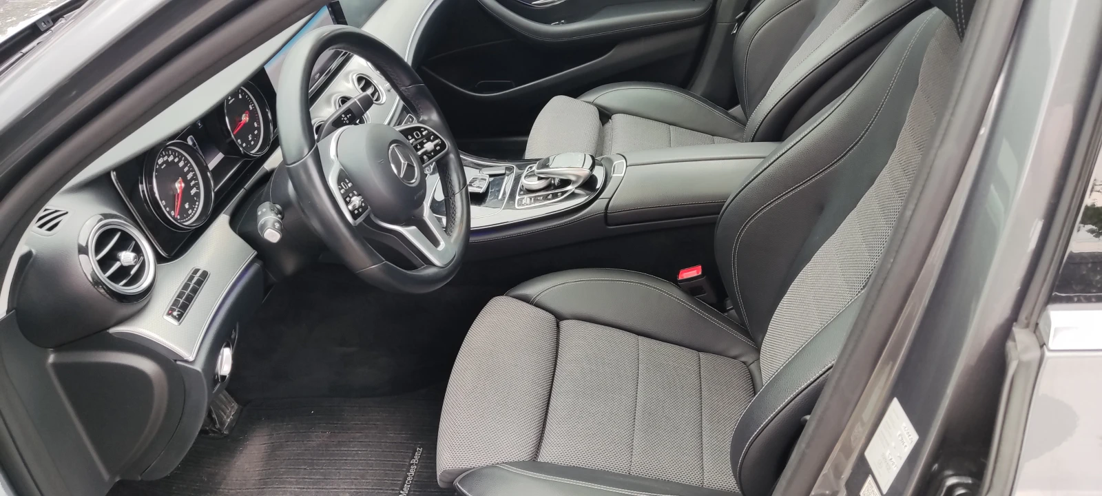 Mercedes-Benz E 220, снимка 9 - Автомобили и джипове - 56181953