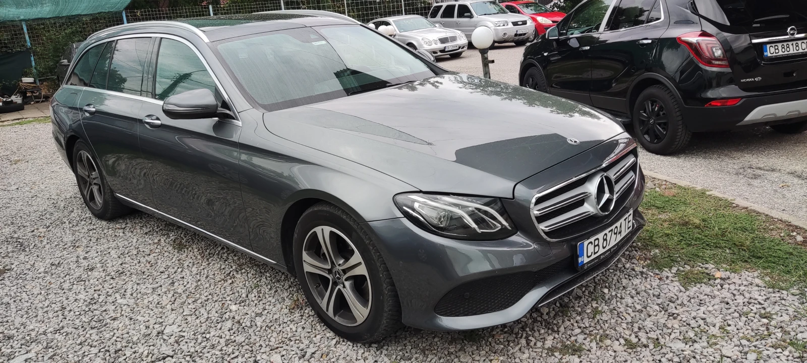 Mercedes-Benz E 220, снимка 3 - Автомобили и джипове - 56181953