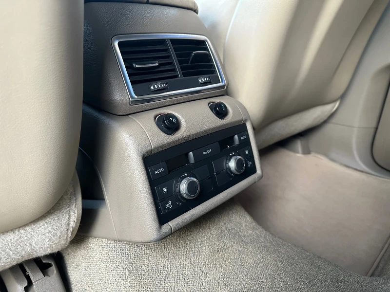 Audi Q7 3.0* 7-Места* Bose* Navi* , снимка 15 - Автомобили и джипове - 51322539