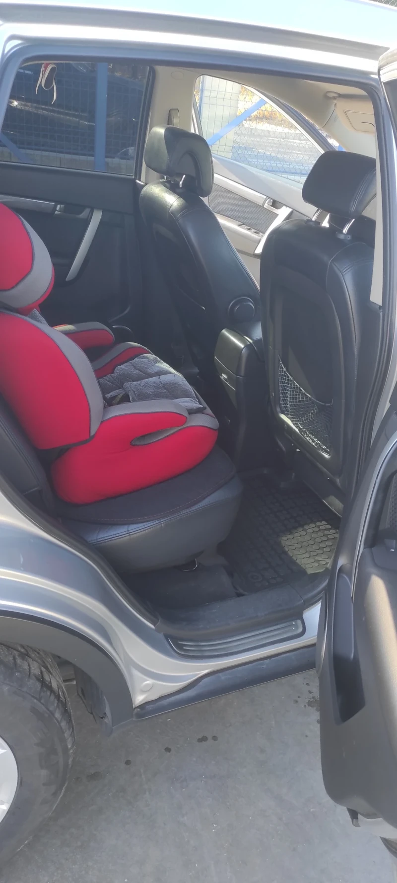 Chevrolet Captiva 2.0, снимка 10 - Автомобили и джипове - 51763583