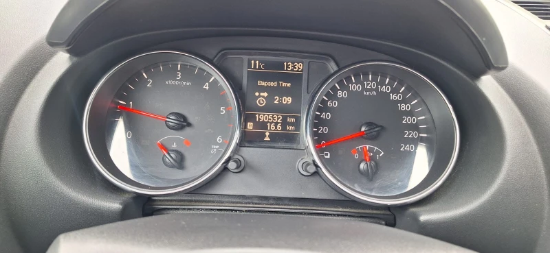 Nissan Qashqai 1.5dci 110к.с, снимка 13 - Автомобили и джипове - 52078816