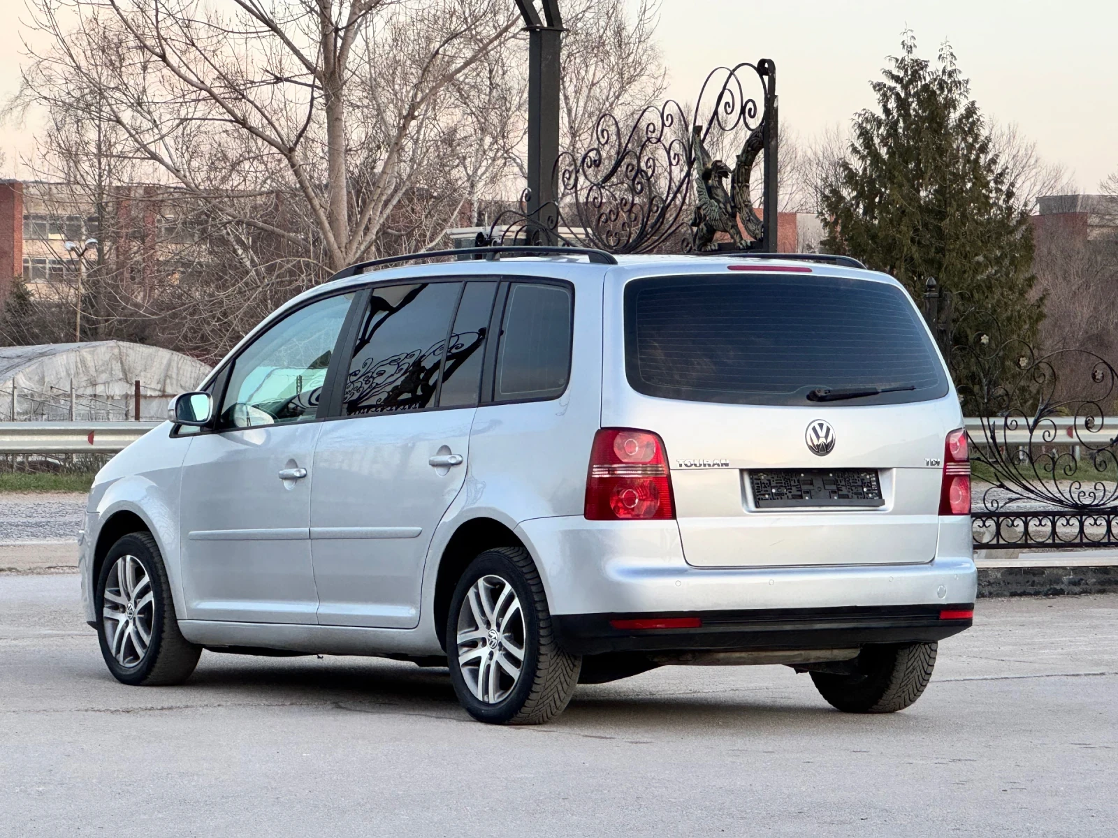 VW Tiguan 1.9TDI 6+ 1 ИТАЛИЯ АВТОМАТ, снимка 3 - Автомобили и джипове - 53788872