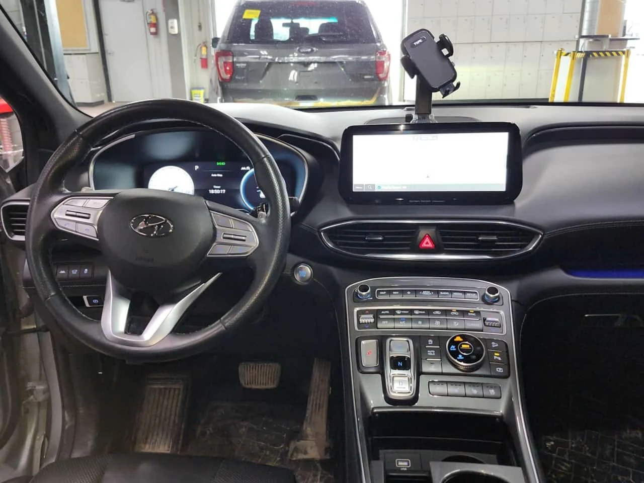 Hyundai Santa fe ULTIMATE CALLIGRAPHY| OБДУХВАНЕ| HUD| 360| 2 КЛЮЧА, снимка 10 - Автомобили и джипове - 54412386