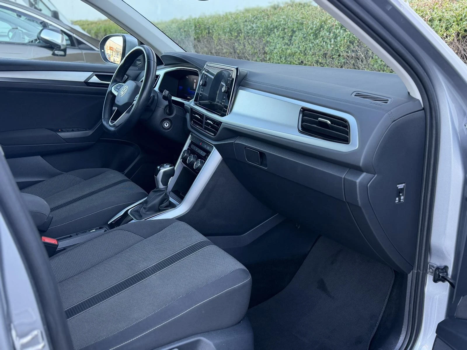 VW T-Roc 2.0 TDI, снимка 11 - Автомобили и джипове - 55008589