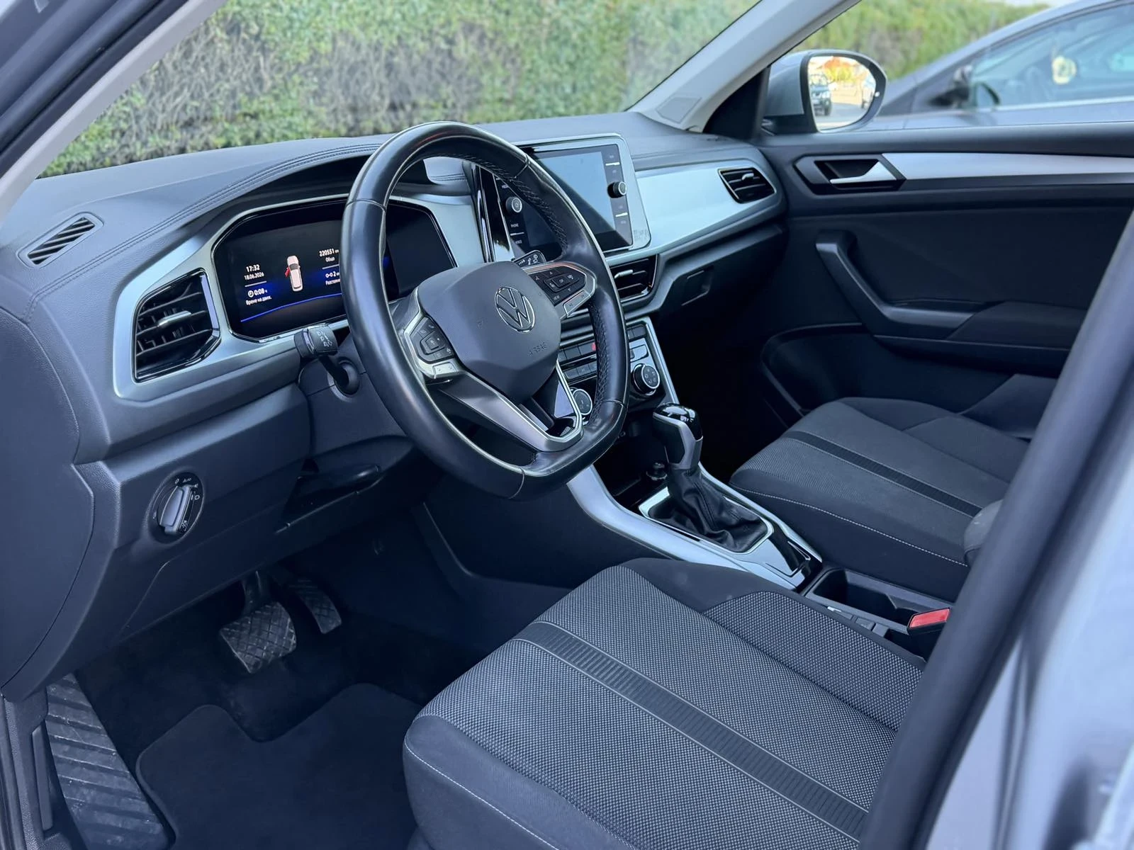 VW T-Roc 2.0 TDI, снимка 9 - Автомобили и джипове - 55008589
