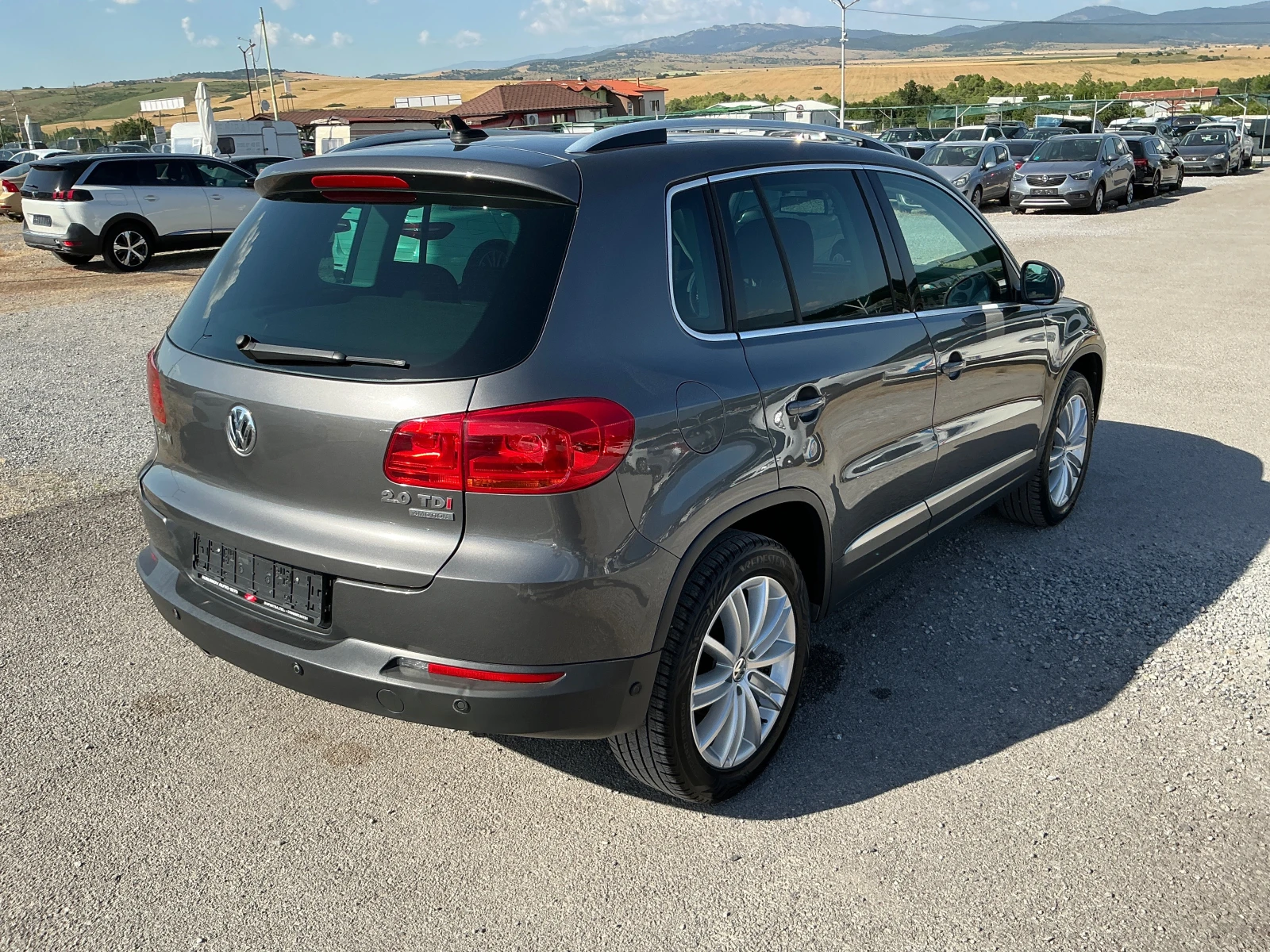 VW Tiguan 2.0 TDI Sport  CUP, снимка 8 - Автомобили и джипове - 55093238