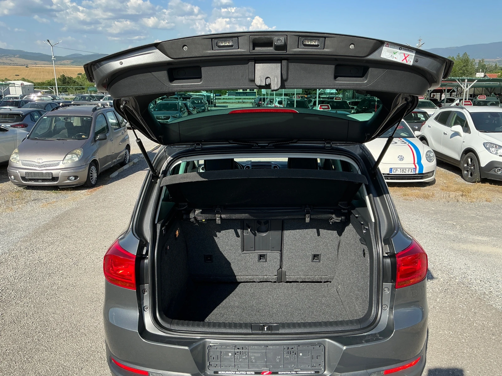 VW Tiguan 2.0 TDI Sport  CUP, снимка 10 - Автомобили и джипове - 55093238