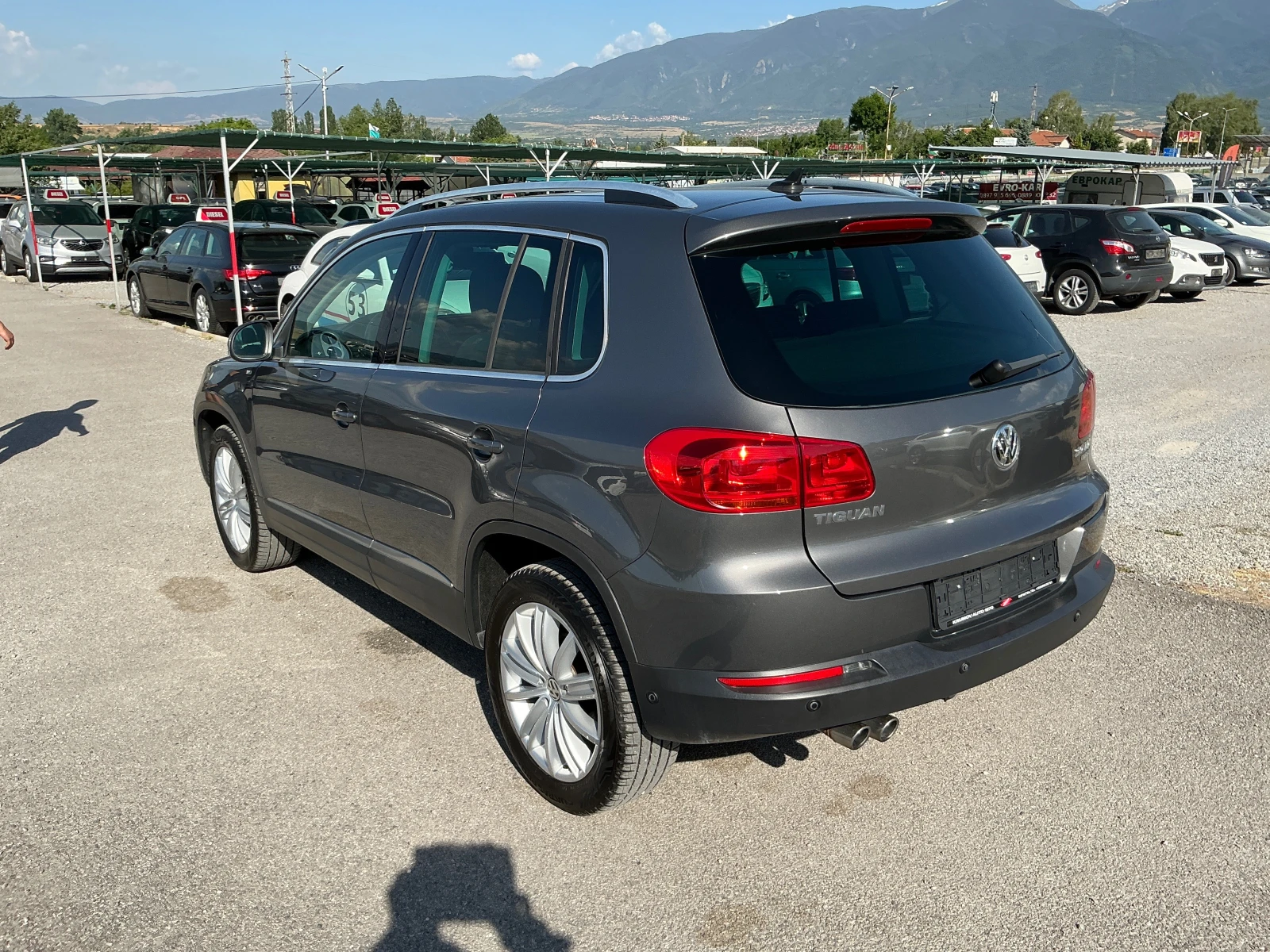 VW Tiguan 2.0 TDI Sport  CUP, снимка 6 - Автомобили и джипове - 55093238