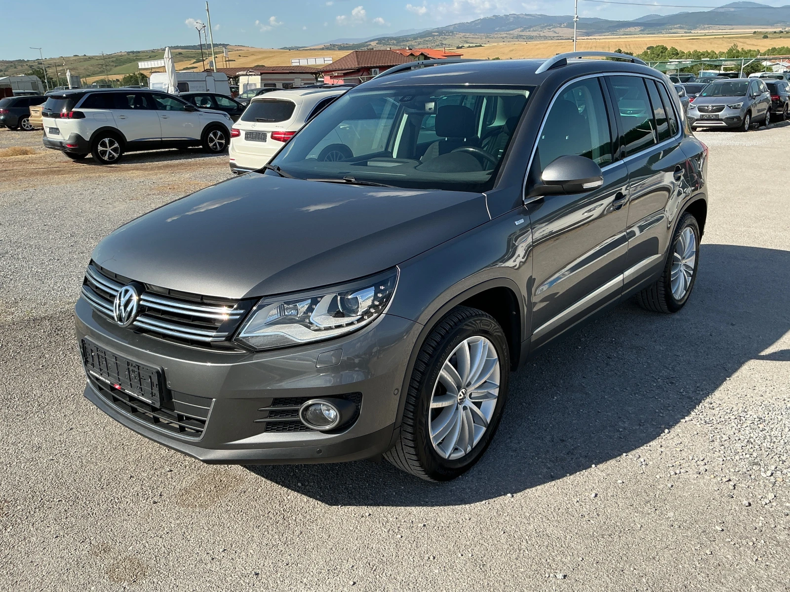VW Tiguan 2.0 TDI Sport  CUP, снимка 3 - Автомобили и джипове - 55093238