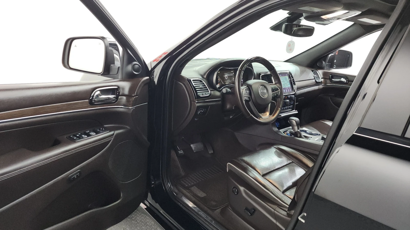 Jeep Grand cherokee OVERLAND MK2/ДИСТРОНИК/ПОДГРЕВ/КОЖА, снимка 8 - Автомобили и джипове - 55444220