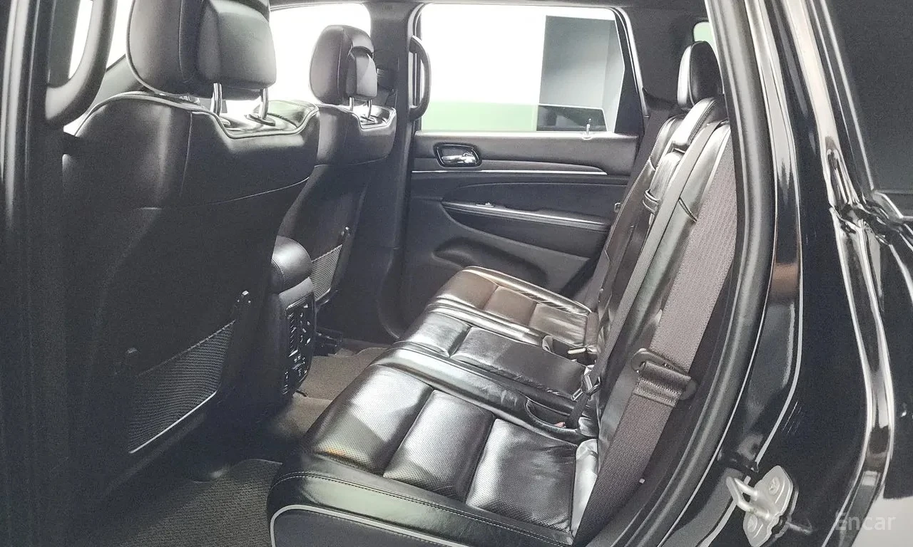 Jeep Grand cherokee OVERLAND MK2/ДИСТРОНИК/ПОДГРЕВ/КОЖА, снимка 13 - Автомобили и джипове - 55444220
