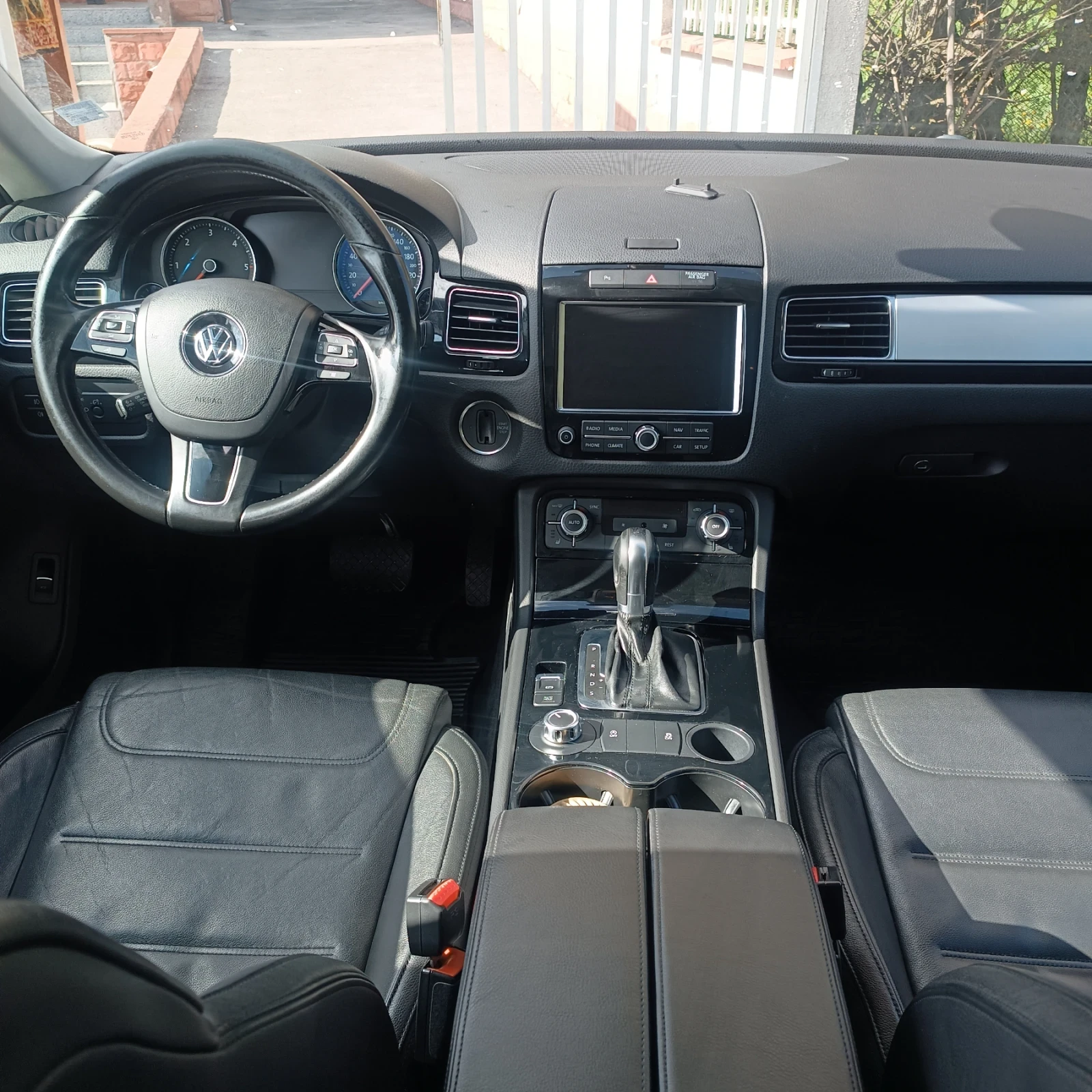 VW Touareg, снимка 5 - Автомобили и джипове - 55829188