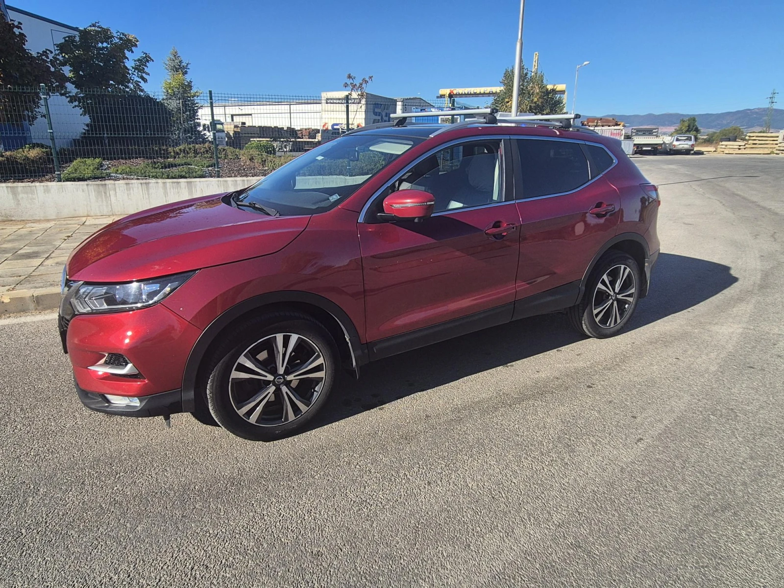 Nissan Qashqai, снимка 6 - Автомобили и джипове - 56352826