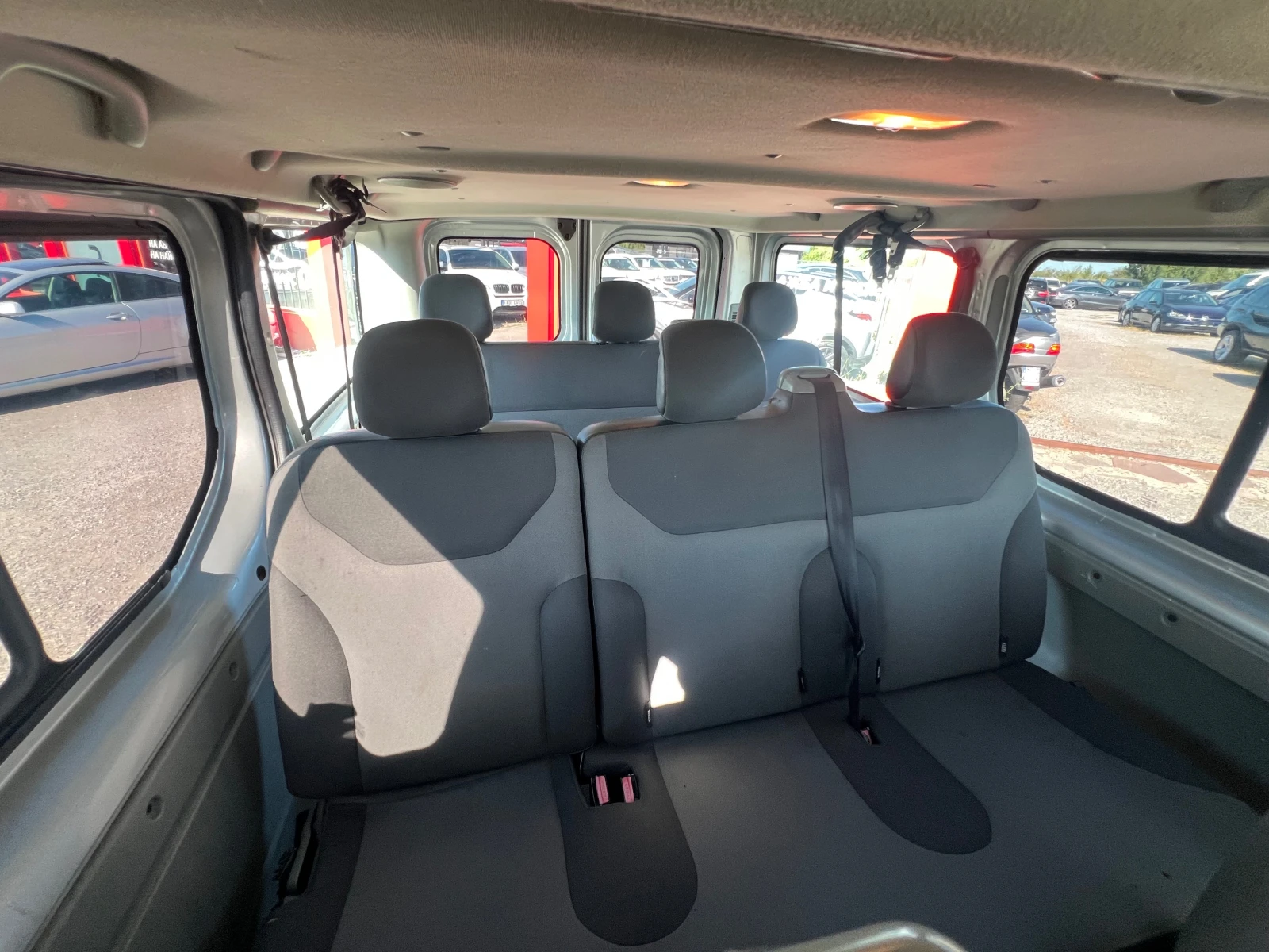 Renault Trafic, снимка 13 - Бусове и автобуси - 55239285