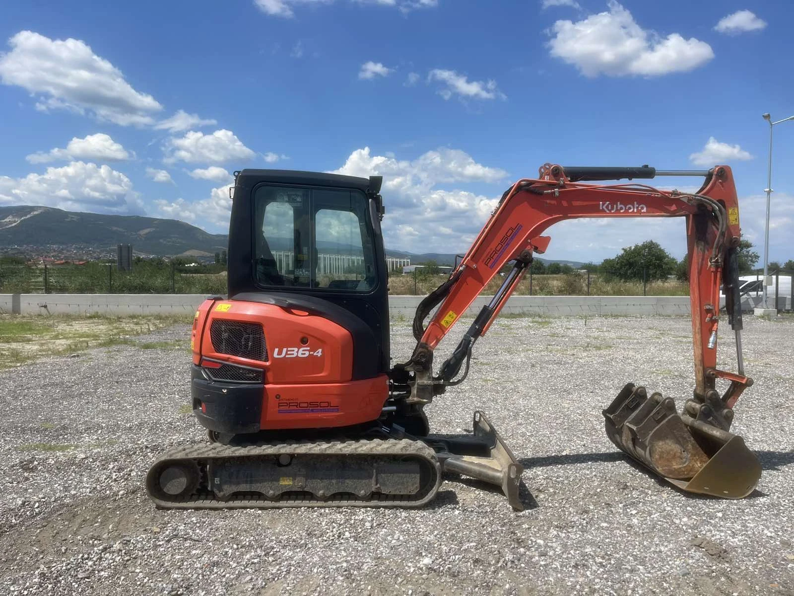 Багер Kubota u36-4