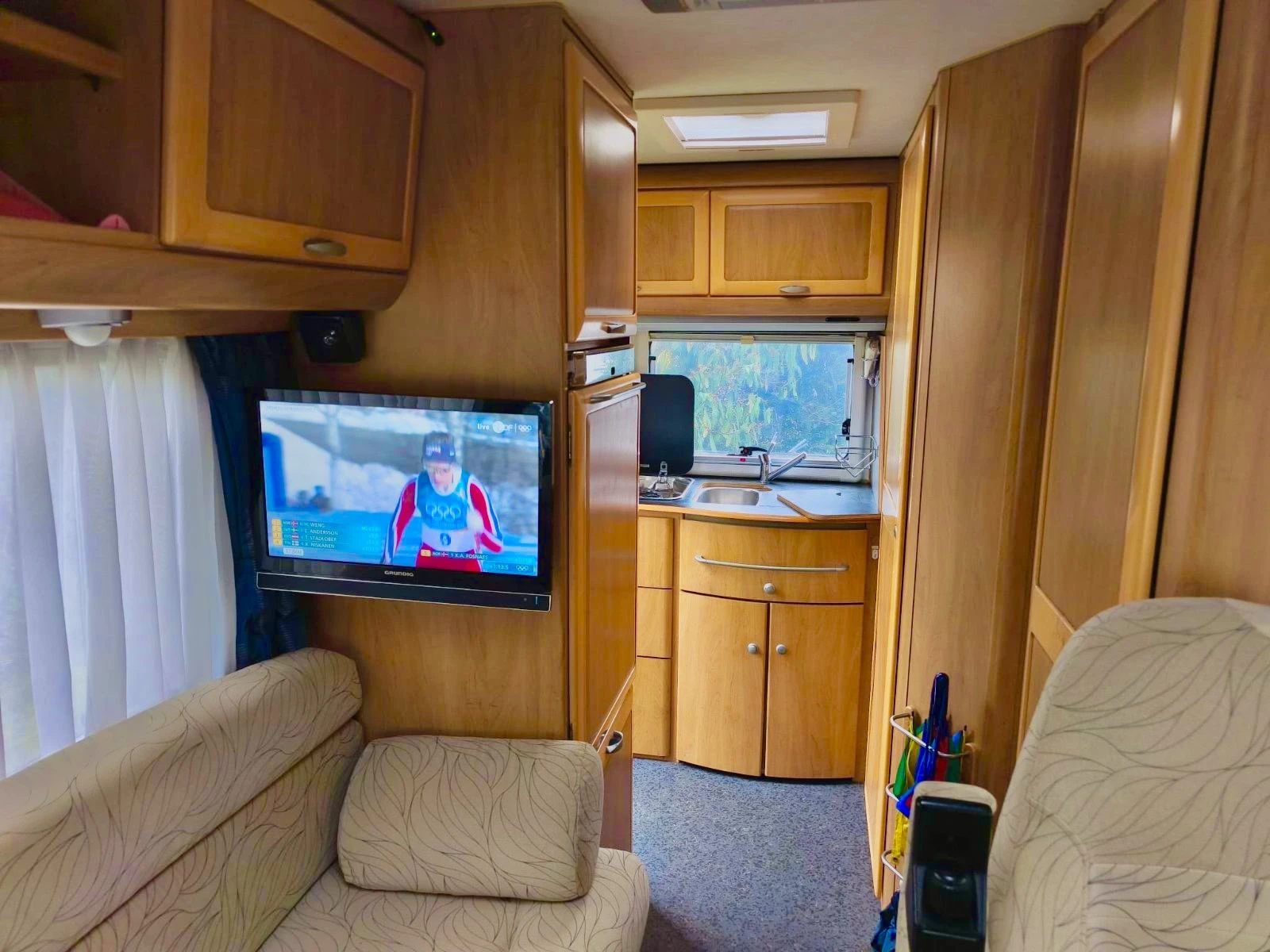 Кемпер HYMER / ERIBA B 584, снимка 9 - Каравани и кемпери - 56213878