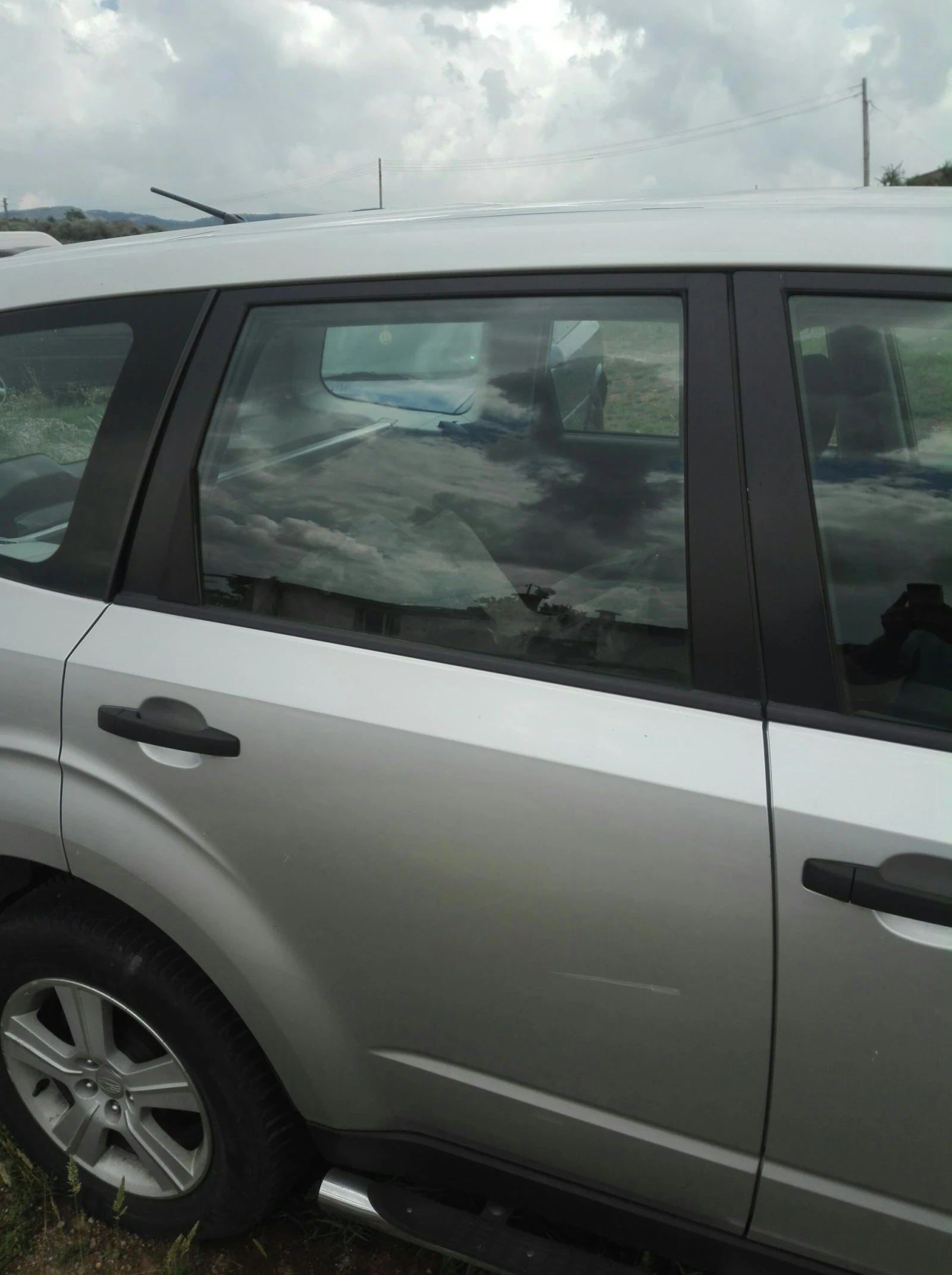 стъкло задно дясно субару форестър