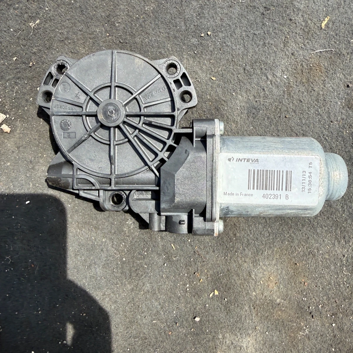 Моторче за предно ляво стъкло на Hyundai IX35 402391-B-350
