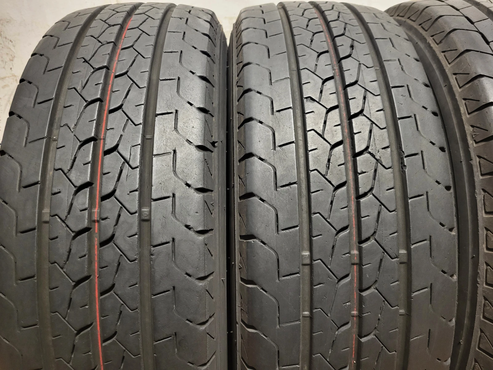 Гуми Летни 215/70R15, снимка 2 - Гуми и джанти - 53914972