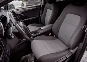 Toyota Avensis 1.6 бензин | ТОП!!! С ГАРАНЦИЯ!, снимка 11