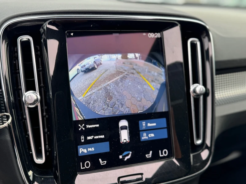 Volvo XC40 * 22 ХИЛЯДИ* 4X4* NAVI* ПАНОРАМА* КОЖА* КАМЕРА* Т5, снимка 14 - Автомобили и джипове - 39646201