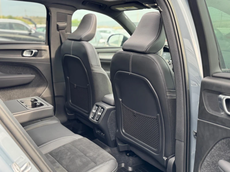 Volvo XC40 * 22 ХИЛЯДИ* 4X4* NAVI* ПАНОРАМА* КОЖА* КАМЕРА* Т5, снимка 9 - Автомобили и джипове - 39646201