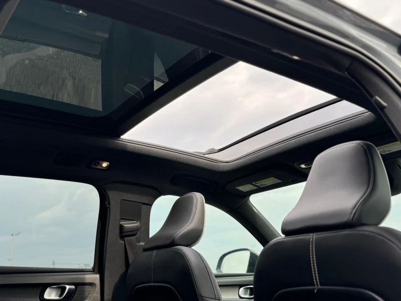 Volvo XC40 * 22 ХИЛЯДИ* 4X4* NAVI* ПАНОРАМА* КОЖА* КАМЕРА* Т5, снимка 10 - Автомобили и джипове - 39646201