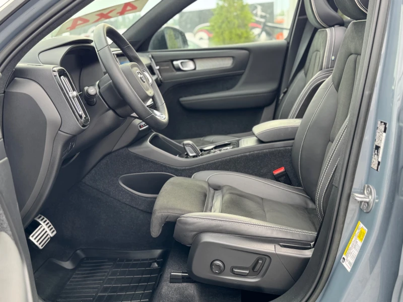 Volvo XC40 * 22 ХИЛЯДИ* 4X4* NAVI* ПАНОРАМА* КОЖА* КАМЕРА* Т5, снимка 16 - Автомобили и джипове - 39646201