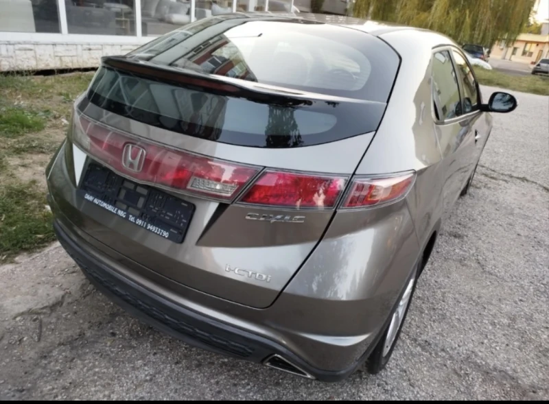 Honda Civic 8 генерация , снимка 5 - Автомобили и джипове - 48016065