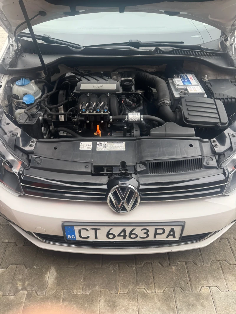 VW Golf Бензин Газ, снимка 5 - Автомобили и джипове - 48153389