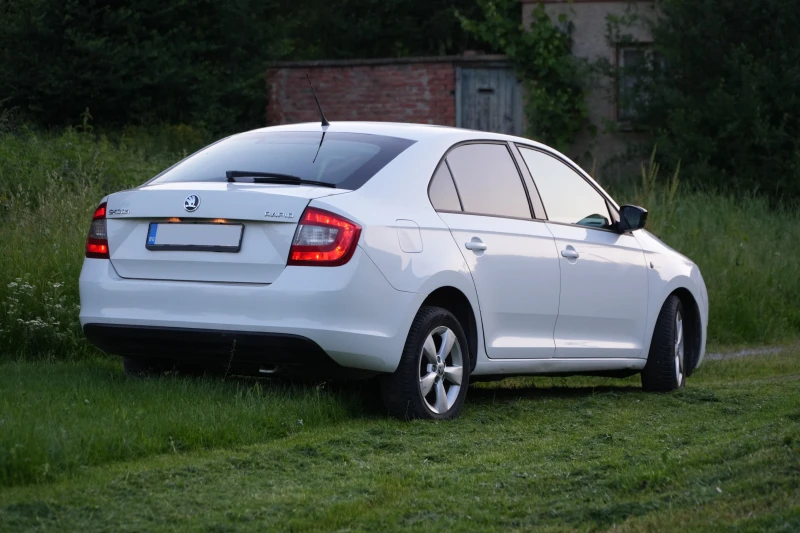 Skoda Rapid 1.6 TDI, снимка 4 - Автомобили и джипове - 51935523