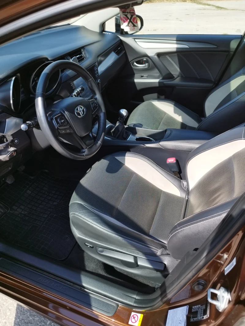 Toyota Avensis 1.8i LPG, NAVY, KEYLESS , снимка 8 - Автомобили и джипове - 52335015