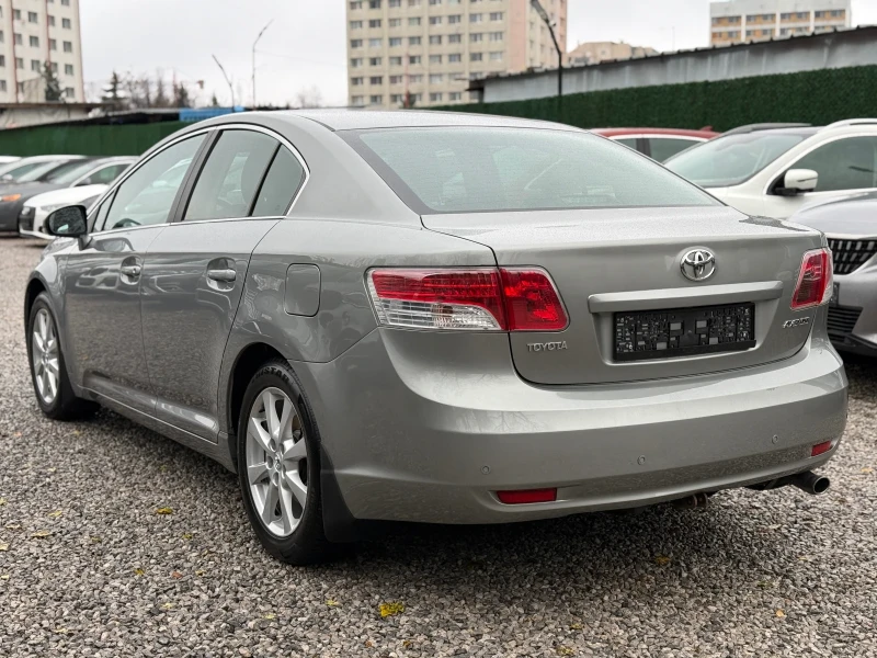 Toyota Avensis 1.8VVT-i/147hp/Седан/, снимка 5 - Автомобили и джипове - 52585426
