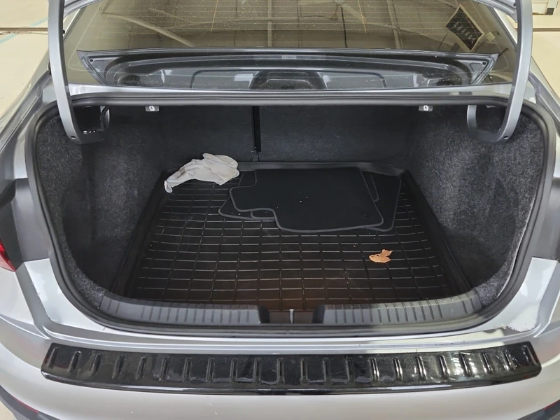 VW Jetta COMFORTLINE * * CARFAX * * АВТО КРЕДИТ * * , снимка 10 - Автомобили и джипове - 52842847